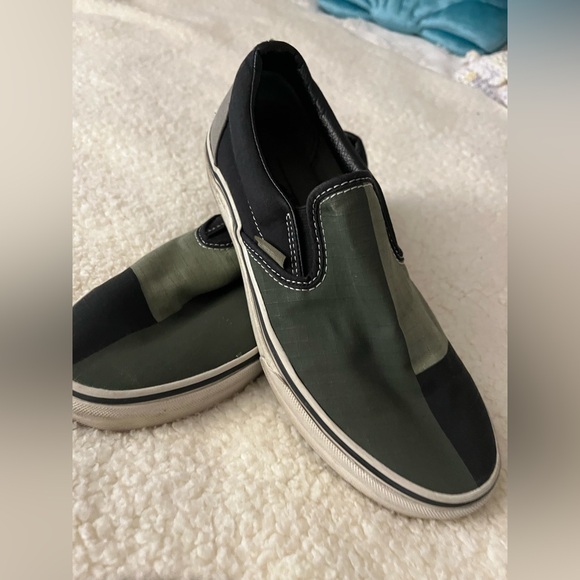 Vans Men's Black and Green Slip-On Sneakers - Picture 1 of 3